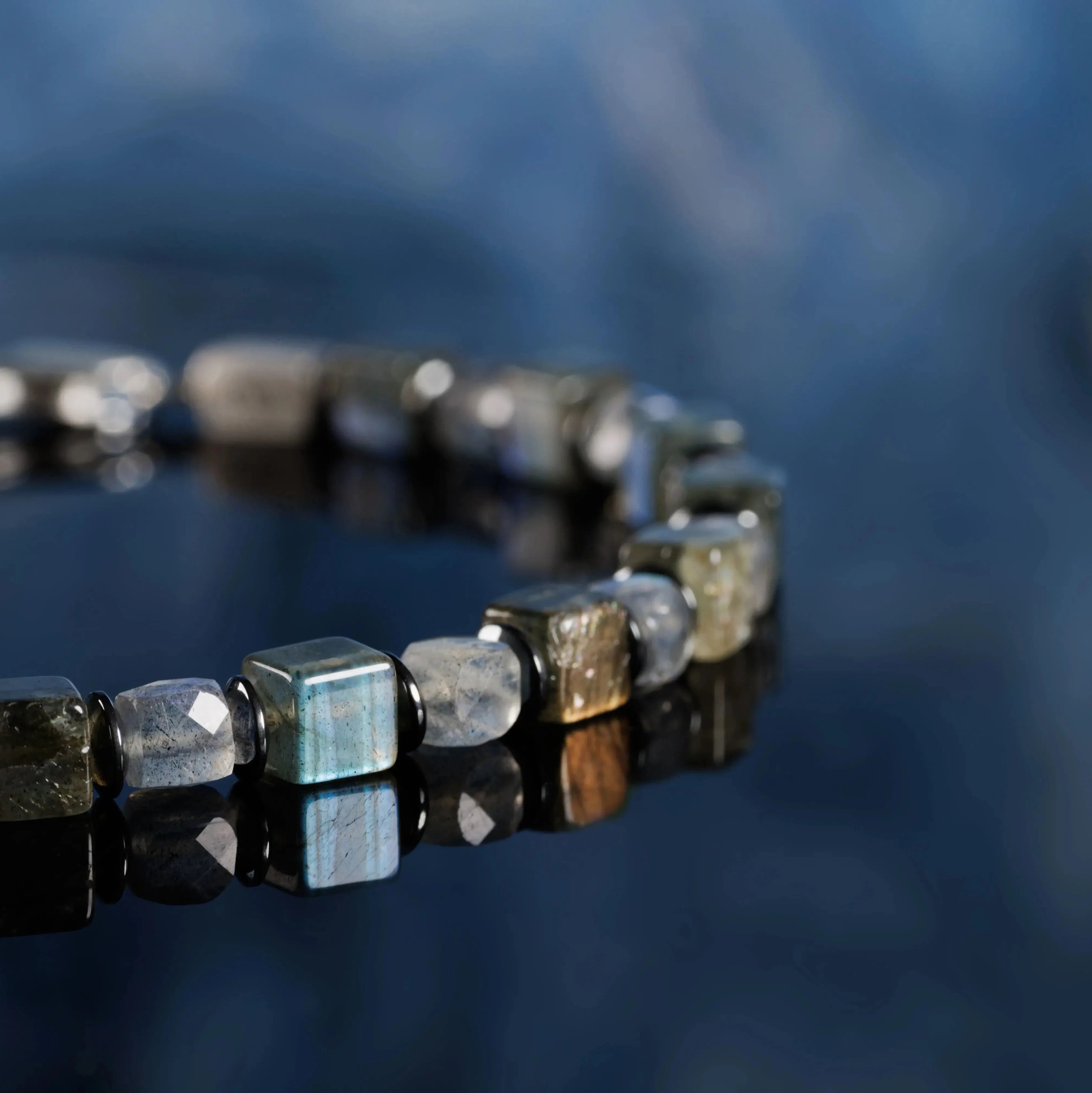 Labradorite Cube Bracelet II (4-4.5mm)